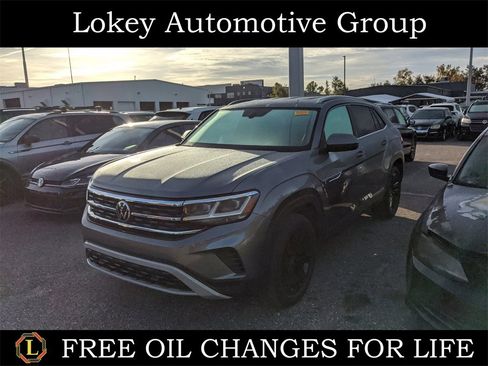 Certified 2022 Volkswagen Atlas Cross Sport SE w/ Black Wheel Package image 1