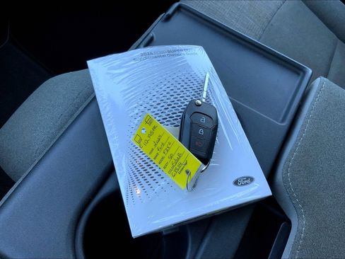 Used 2024 Ford F250 XLT w/ FX4 Off-Road Package image 12