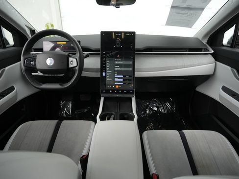 Used 2023 Fisker Ocean Extreme AWD/4WD image 38