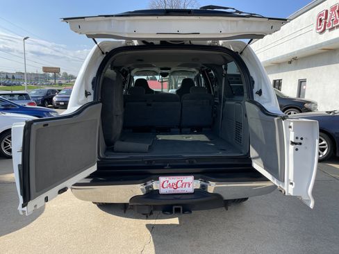 Used 2003 Ford Excursion XLT image 9