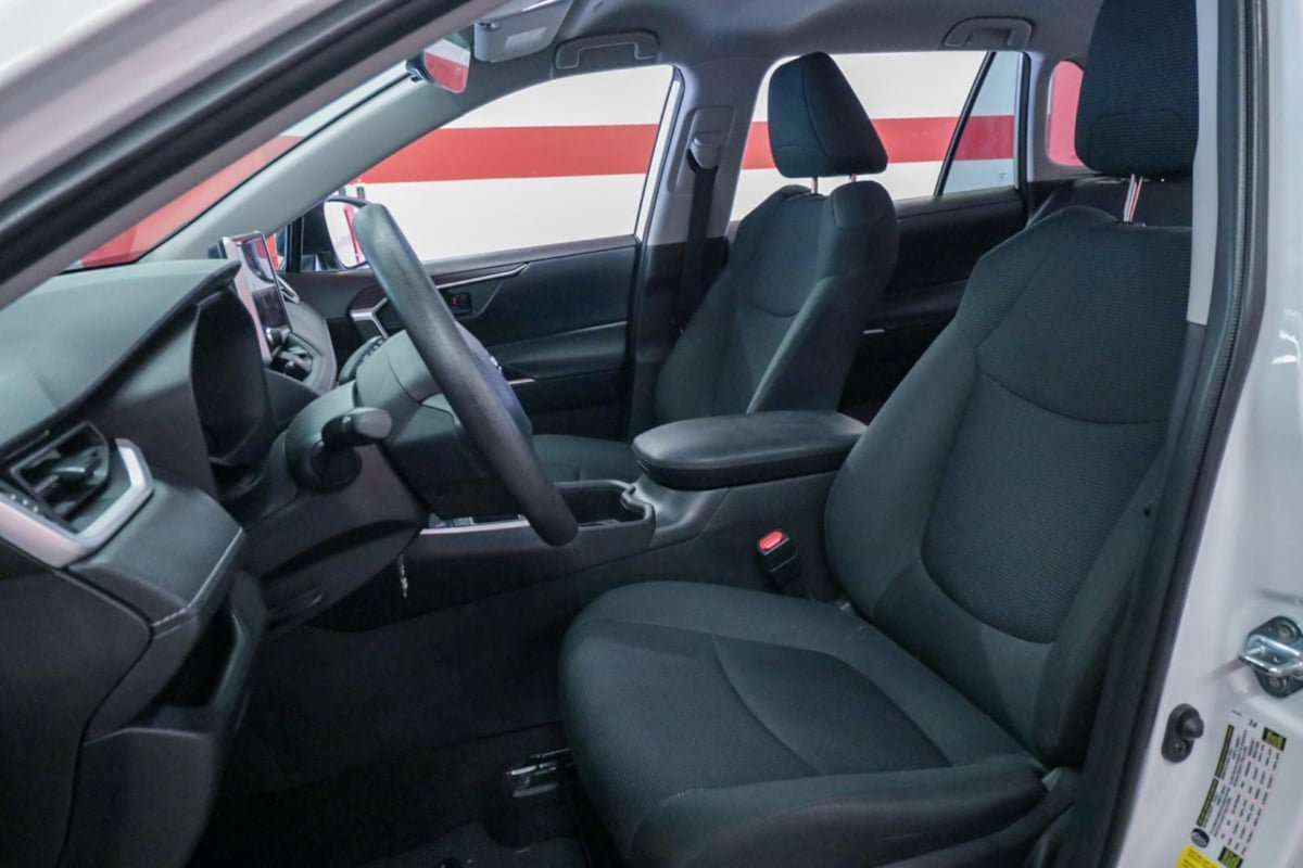 Used 2024 Toyota RAV4 LE FWD image 10