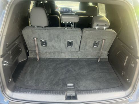 Used 2025 Chevrolet Traverse LT image 10