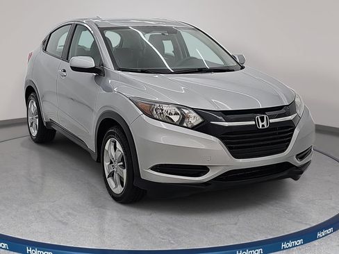 Used 2018 Honda HR-V LX image 3