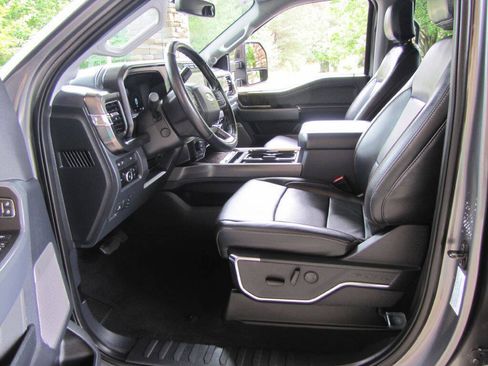 Used 2024 Ford F250 Lariat w/ Lariat Ultimate Package AWD/4WD image 19