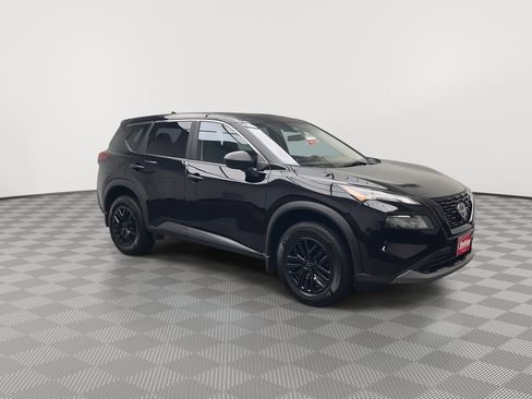 Used 2023 Nissan Rogue S image 28