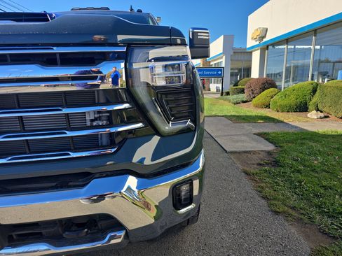 Used 2025 Chevrolet Silverado 2500 LTZ w/ Snow Plow Prep/Camper Package image 10