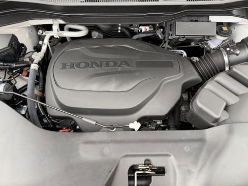 Certified 2024 Honda Passport TrailSport image 29