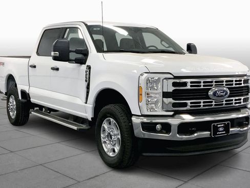 New 2026 Ford F250 XLT w/ FX4 Off-Road Package image 2