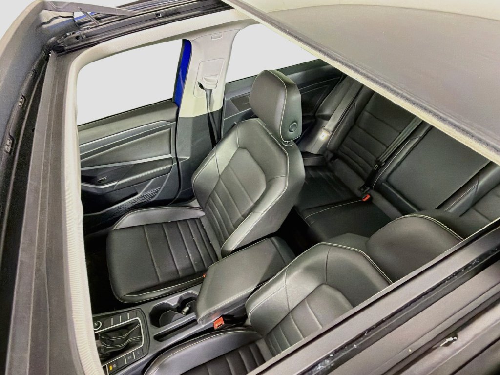 Used 2024 Volkswagen Jetta SE FWD image 16