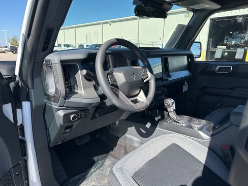 New 2025 Ford Bronco 4-Door image 11