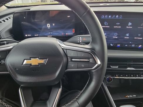 Used 2026 Chevrolet Traverse LT w/ Driver Confidence Package AWD/4WD image 12