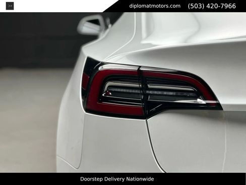 Used 2020 Tesla Model 3 Standard Range Plus RWD image 15