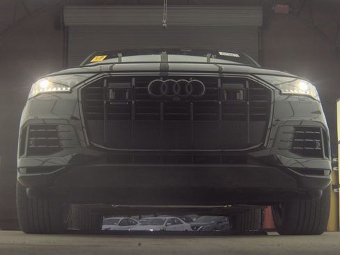 Used 2021 Audi Q7 3.0T Prestige image 13