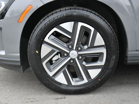 Used 2023 Hyundai Kona Limited image 12