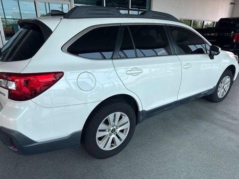 Used 2018 Subaru Outback 2.5i Premium AWD/4WD image 7
