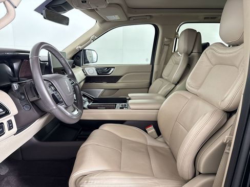 Used 2021 Lincoln Navigator Reserve image 5