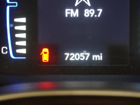 Used 2017 Chrysler Pacifica Touring-L FWD image 8