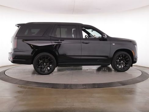 Used 2025 Cadillac Escalade Sport Platinum w/ LPO, Floor Liner Package AWD/4WD image 6