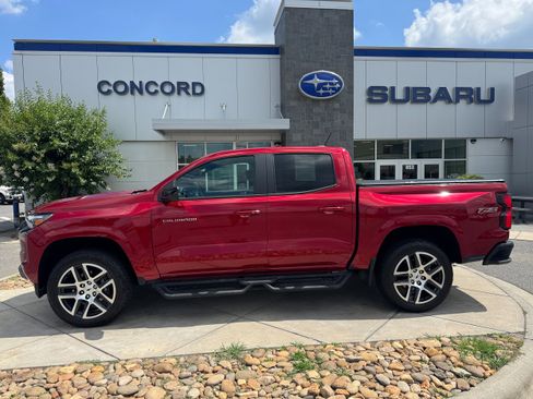 Used 2023 Chevrolet Colorado Z71 w/ Z71 Convenience Package 2 AWD/4WD image 1