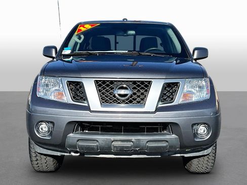 Used 2018 Nissan Frontier PRO-4X AWD/4WD image 3