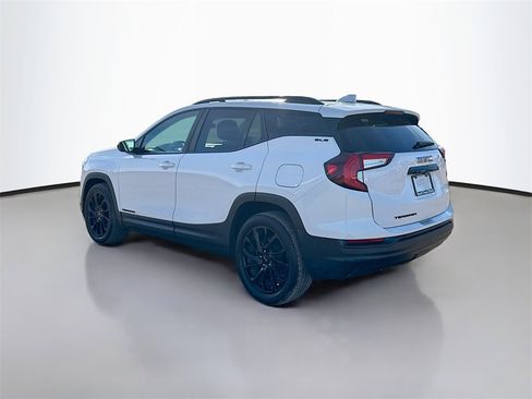 Used 2023 GMC Terrain SLE w/ Driver Convenience Package image 5
