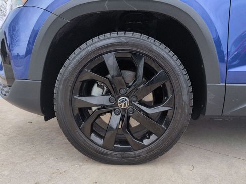 Used 2022 Volkswagen Taos SE image 31