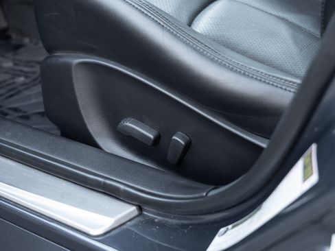 Used 2011 INFINITI G37 Journey w/ Premium Pkg image 18