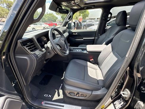Used 2026 Lexus GX 550 w/ Cold Area Package AWD/4WD image 18