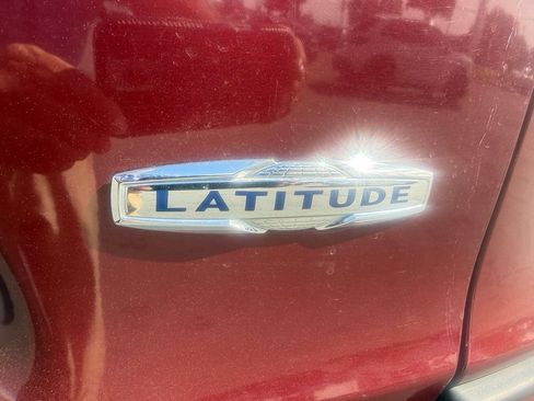 Used 2020 Jeep Cherokee Latitude AWD/4WD image 15