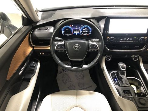Used 2024 Toyota Grand Highlander Limited image 33