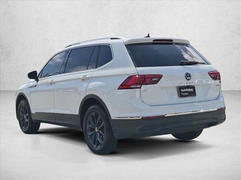 Used 2024 Volkswagen Tiguan SE AWD/4WD image 8