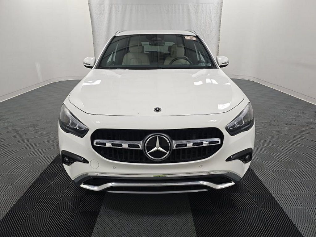 Used 2024 Mercedes-Benz GLA 250 4MATIC w/ Winter Heating Package image 2