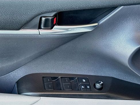 Used 2022 Toyota Camry LE FWD image 22