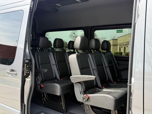 Used 2025 Mercedes-Benz Sprinter 2500 image 12