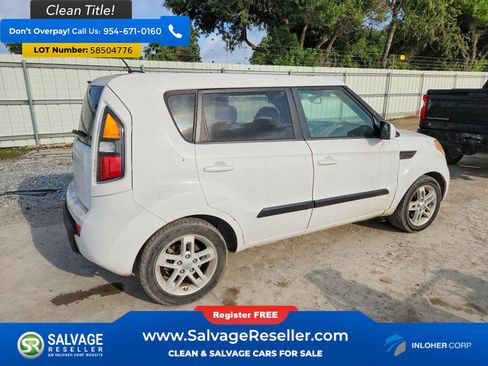 Used 2011 Kia Soul + w/ Audio Pkg FWD image 4