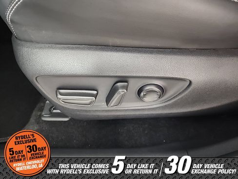 Used 2025 Toyota RAV4 XLE Premium image 22