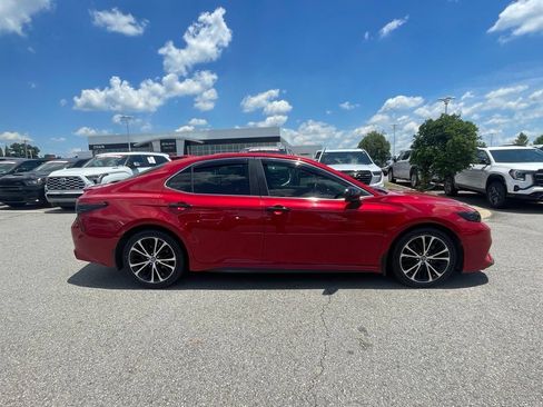 Used 2020 Toyota Camry SE FWD image 8