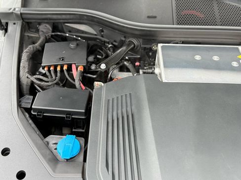 Used 2019 Audi e-tron Premium Plus image 81