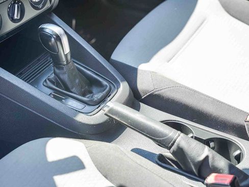 Used 2017 Volkswagen Jetta S image 19