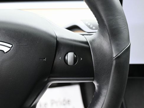 Used 2022 Tesla Model 3 Standard Range image 19