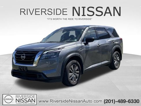 Certified 2024 Nissan Pathfinder S AWD/4WD image 1
