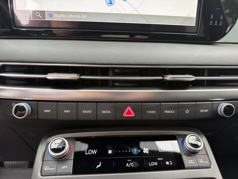 Used 2025 Hyundai Palisade Calligraphy AWD/4WD image 16