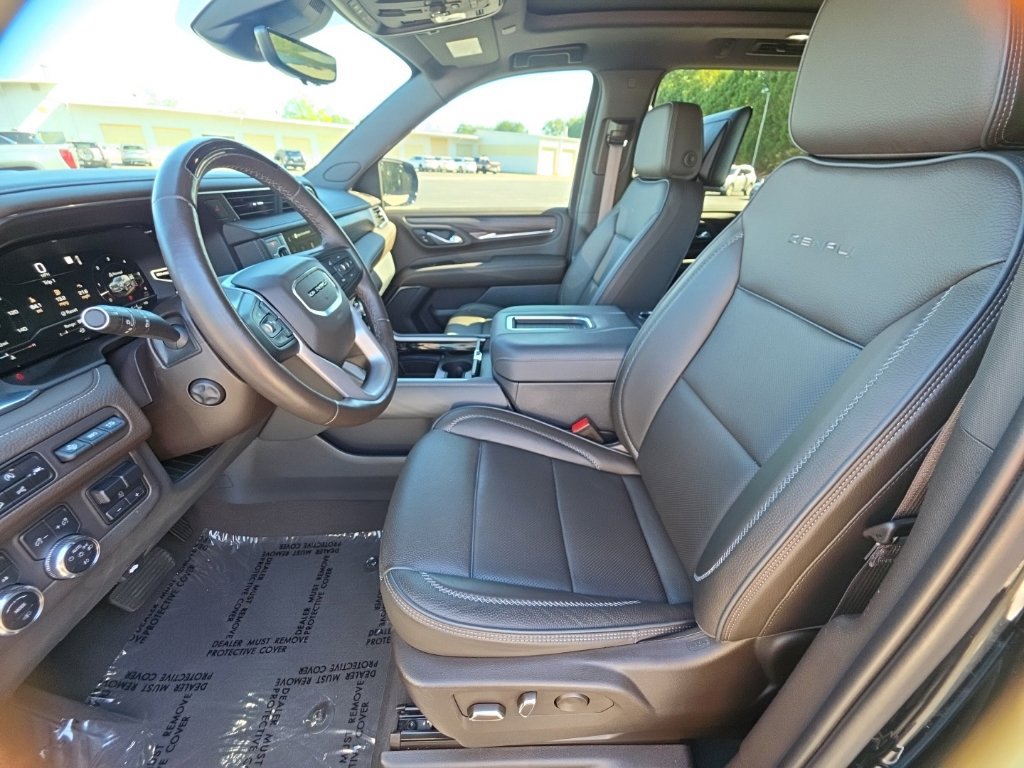 Used 2023 GMC Yukon XL Denali w/ Denali Reserve Package AWD/4WD image 20