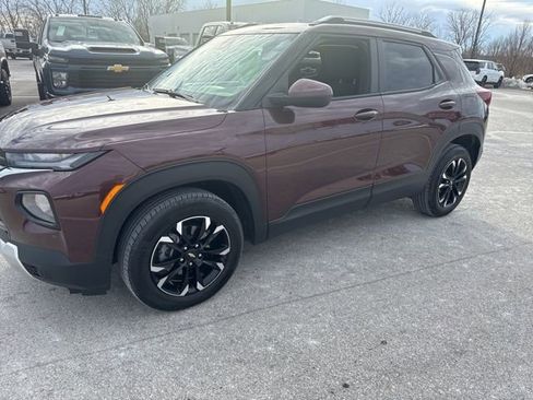 Used 2022 Chevrolet TrailBlazer LT w/ Sun and Liftgate Package image 4