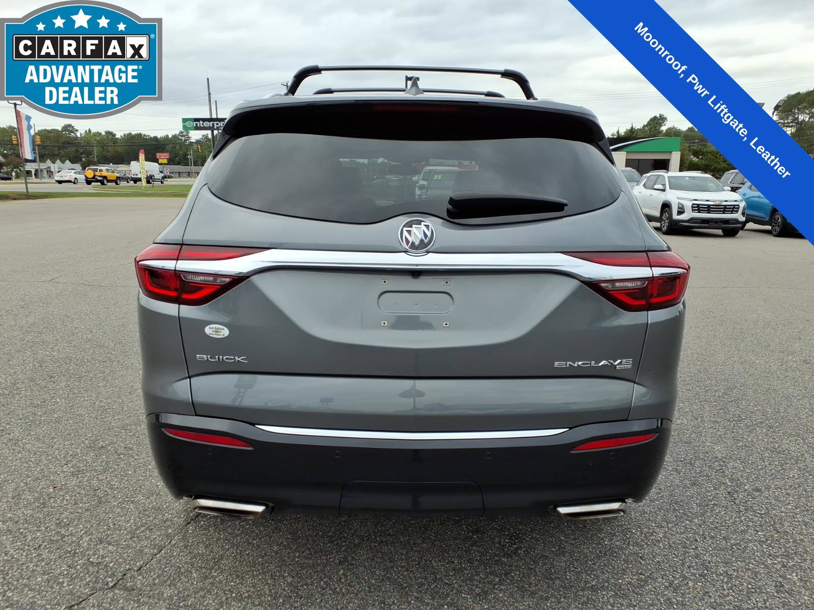 Used 2018 Buick Enclave Essence w/ LPO, Hit The Road Package AWD/4WD image 4