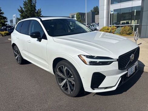 Used 2025 Volvo XC60 B5 Ultra w/ Protection Package Premier AWD/4WD image 4