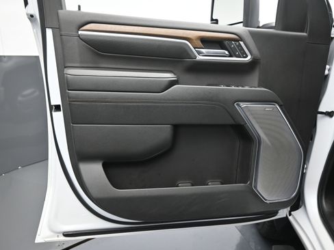 Used 2024 Chevrolet Silverado 3500 High Country w/ High Country Premium Package image 18