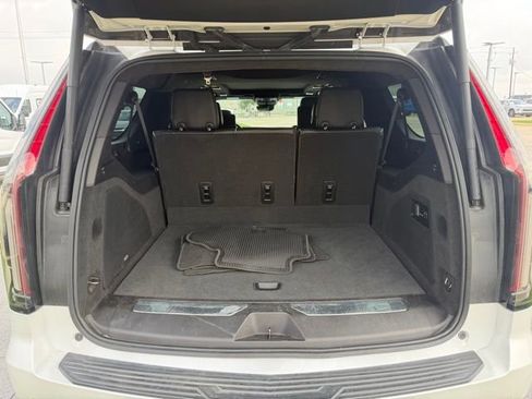 Used 2021 Cadillac Escalade ESV Premium Luxury Platinum image 9