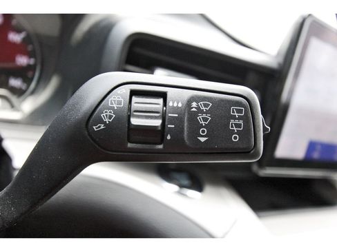 Used 2023 Ford Explorer XLT RWD image 20