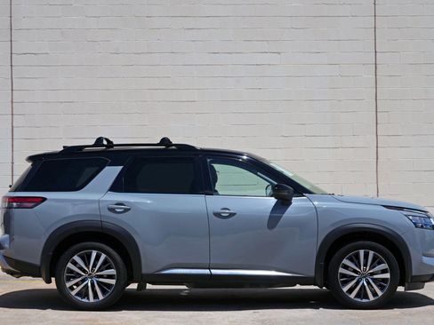 Used 2022 Nissan Pathfinder Platinum w/ Cargo Package FWD image 54